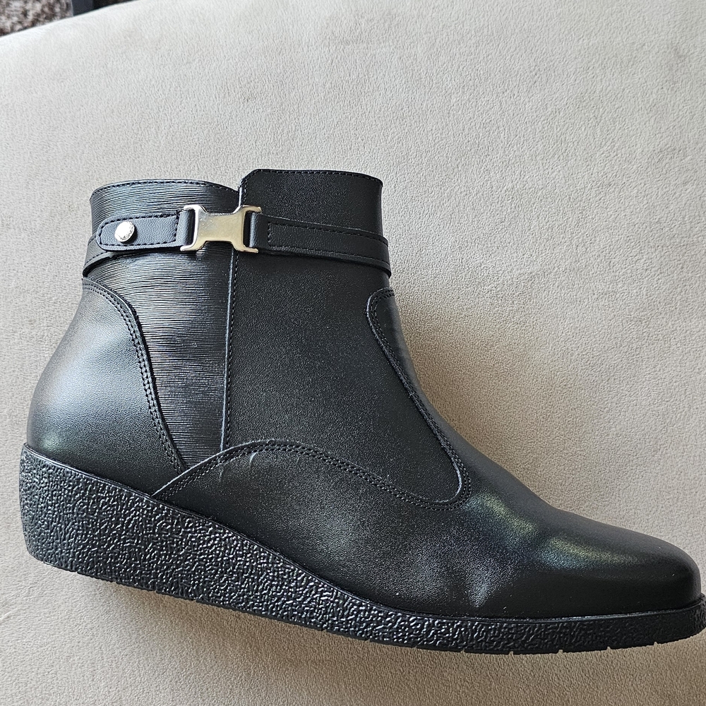ANDREA FENZI Black Ankle Booties